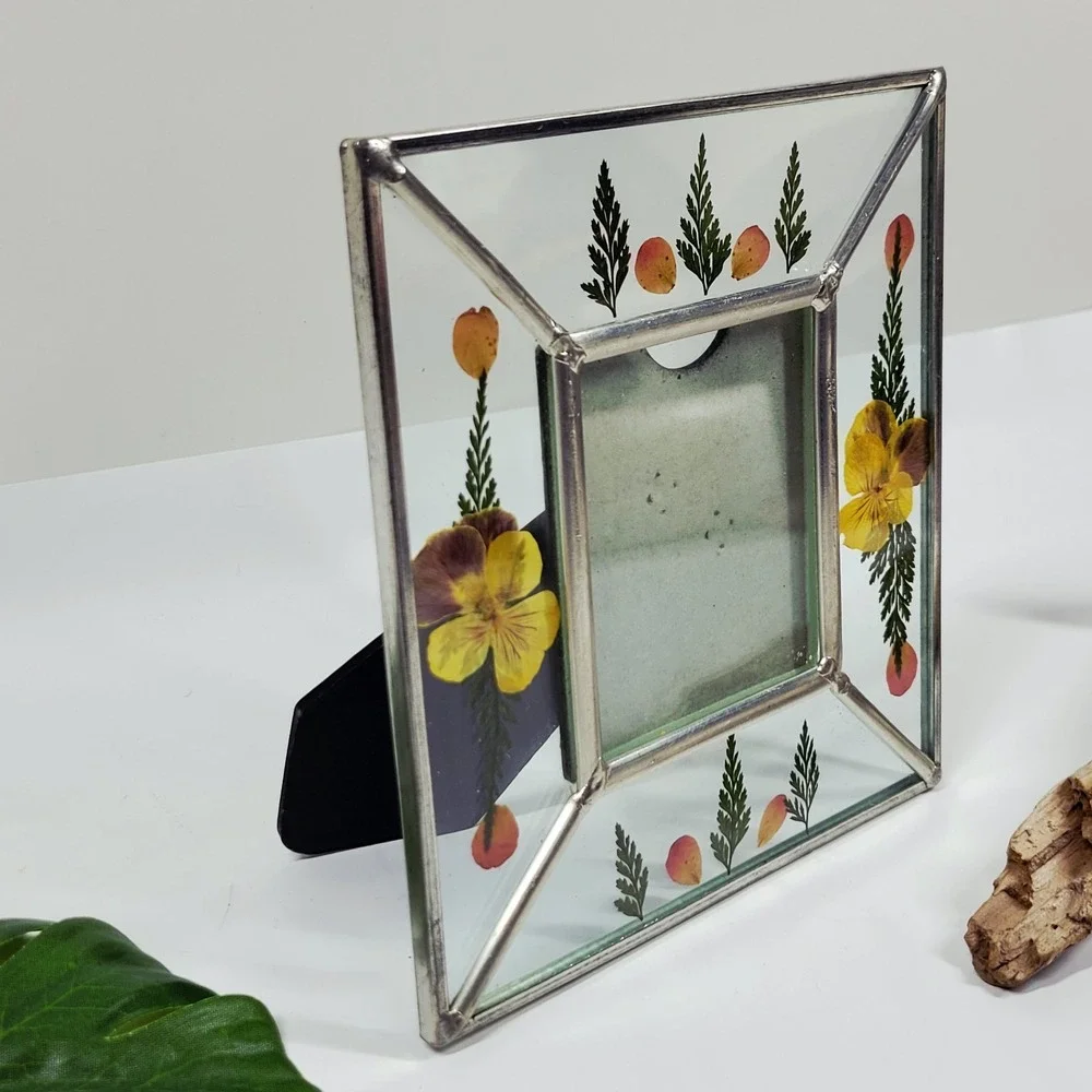 Picture Frame Pressed Dried Flowers In Lead‎ Glass  2.5x3